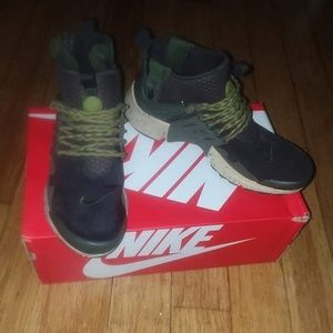 Nike Air Presto Mid Cut Size 10 $65